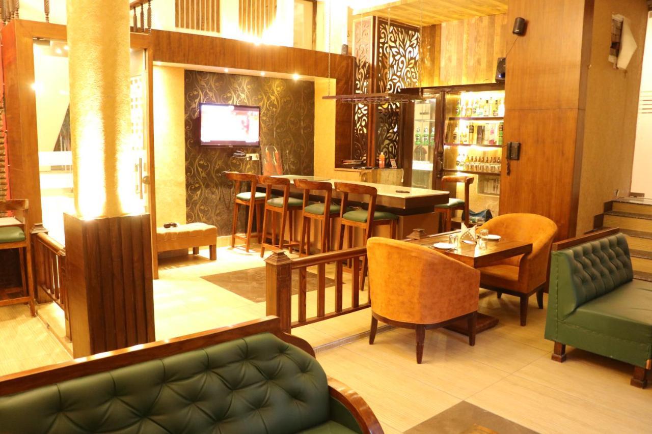 Hotel Pushap Palace Patiāla Dış mekan fotoğraf
