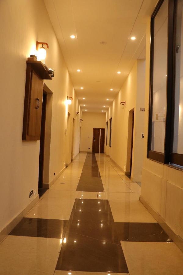 Hotel Pushap Palace Patiāla Dış mekan fotoğraf