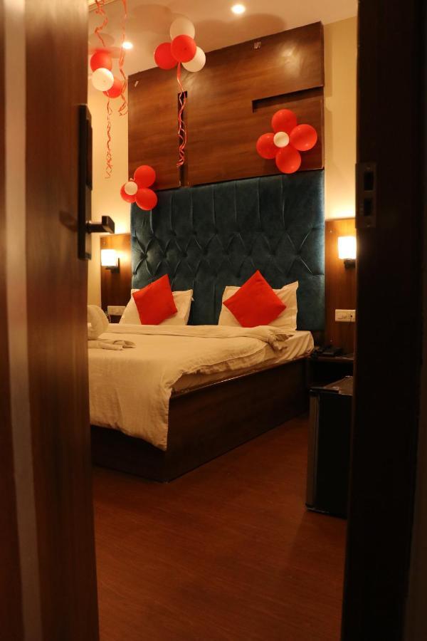 Hotel Pushap Palace Patiāla Dış mekan fotoğraf