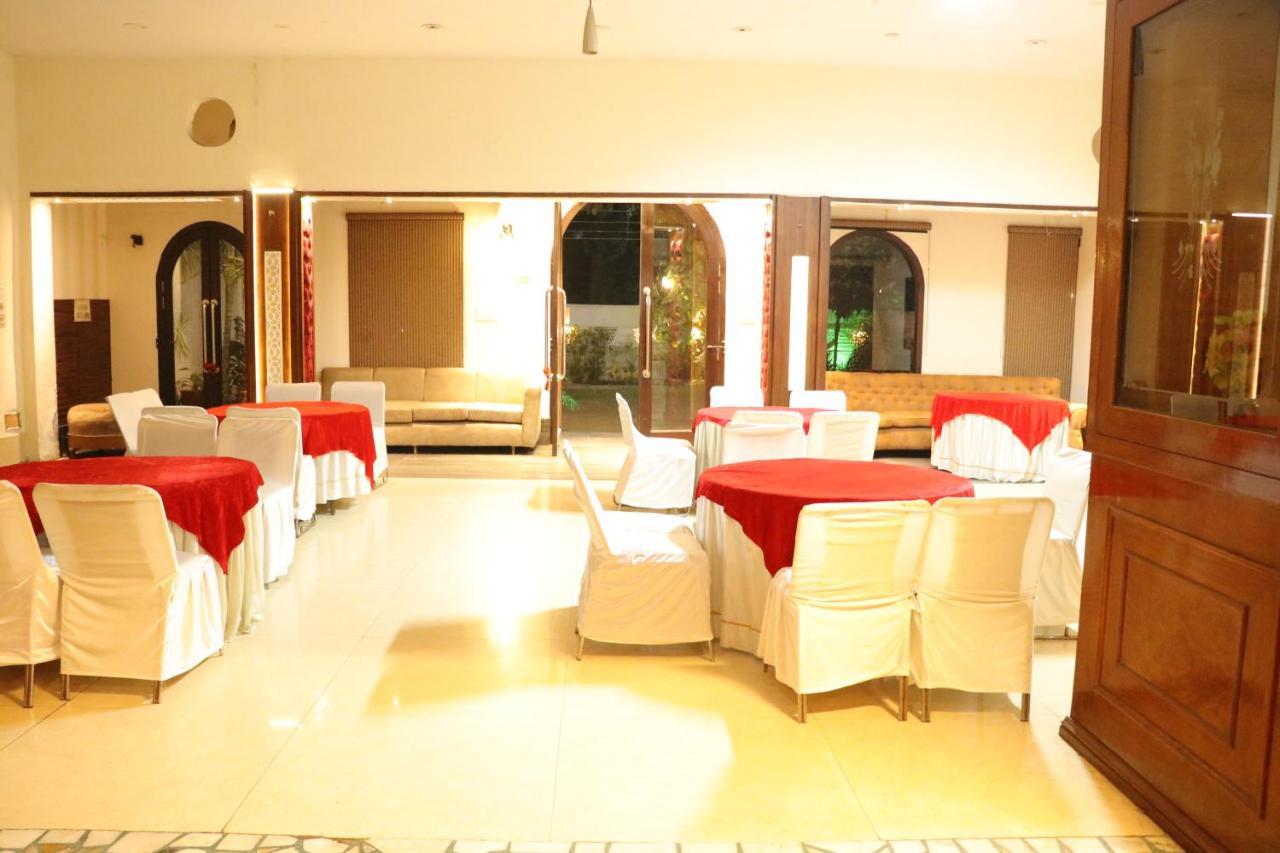 Hotel Pushap Palace Patiāla Dış mekan fotoğraf